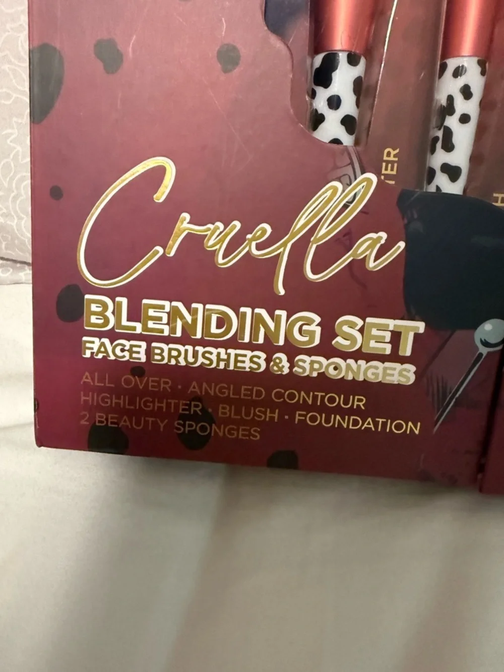 Disney Villains Cruella 7-Piece Blending Brush Set - Red & Dalmatian Print